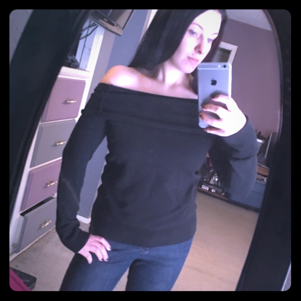 VS off shoulder sweater